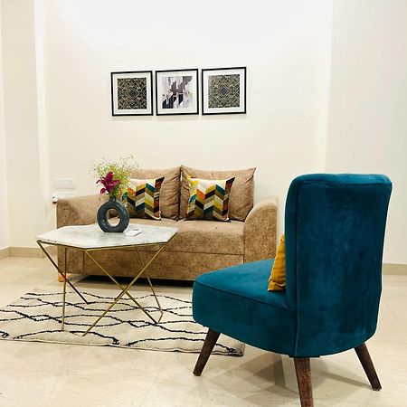 Bluo 1Bhk - Dlf Cybercity, Balcony, Lift, Parking Гургаон Экстерьер фото